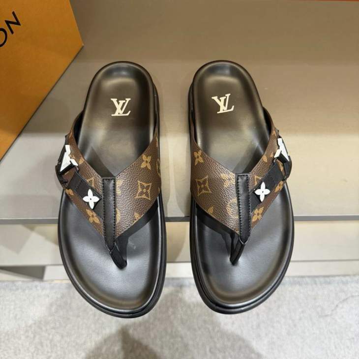 Picture of Louis Vuitton Slippers _SKULVsz38-45mnq0231674